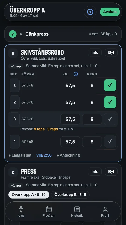 Ett pass i Sets Ahead: bänkpress med dagens vikter och reps för varje set, förra passets set bredvid och en förklaring till varför vikten gick upp.